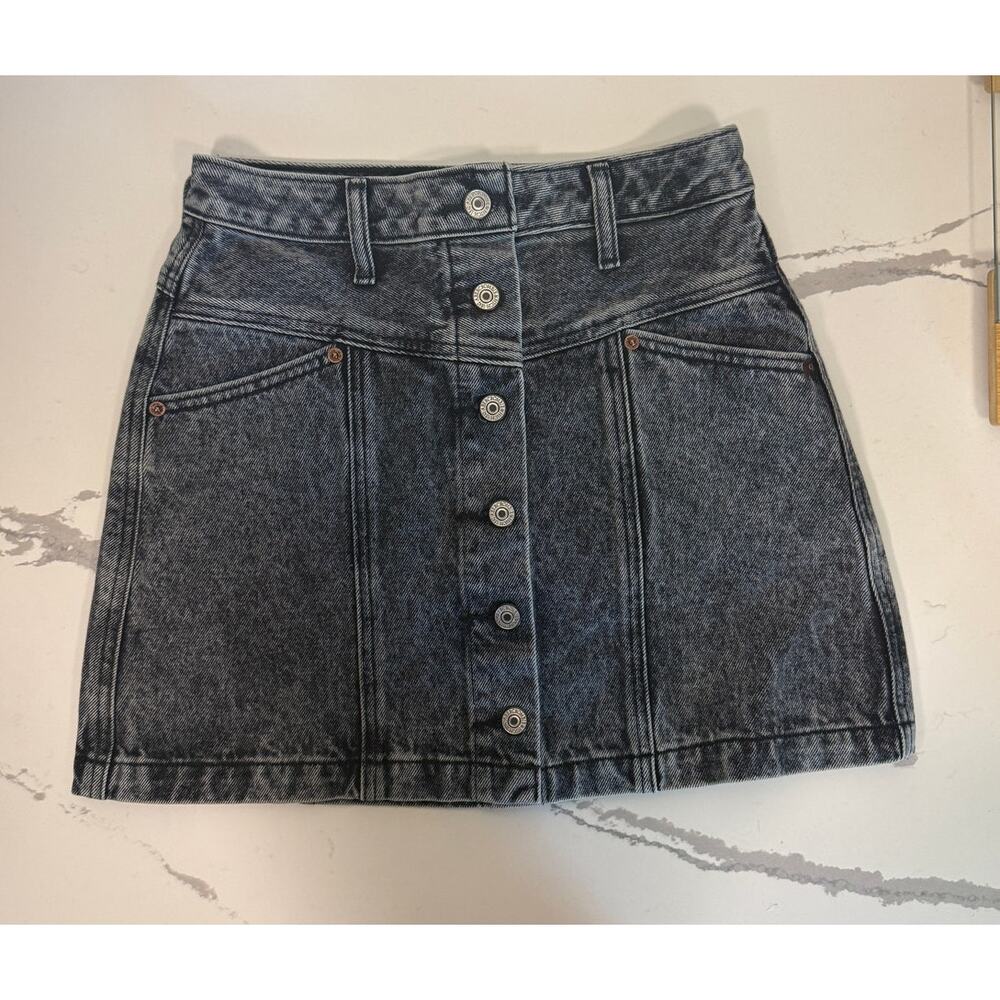 Abercrombie & Fitch Natural Rise Black Denim Skirt Acid Wash Size 25 / 0 Women's